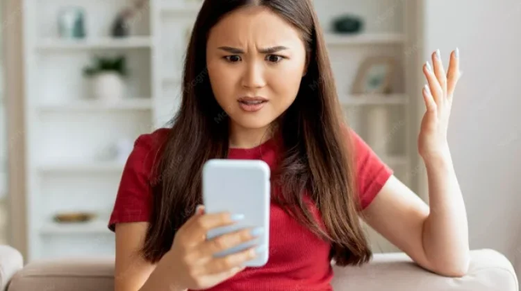 Kenapa HP Terasa Kencang di Awal, tapi Lemot Setahun Kemudian?